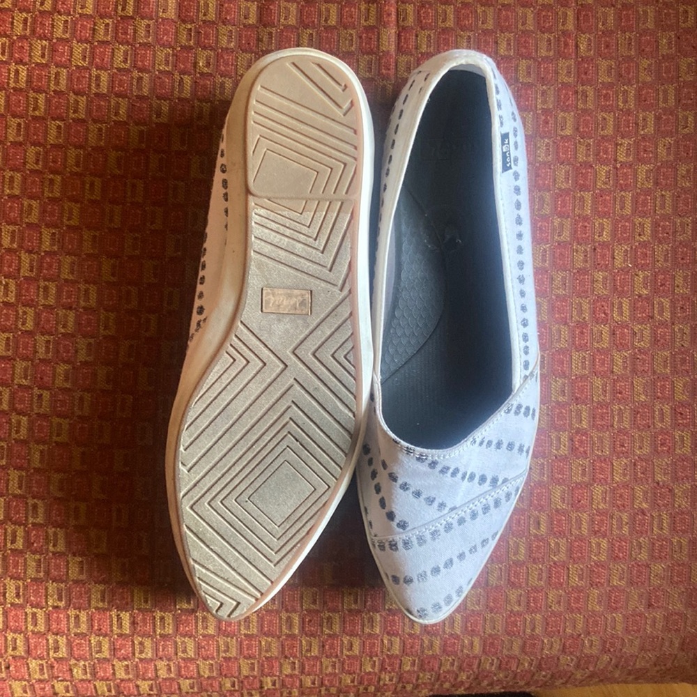 Sanuk flats